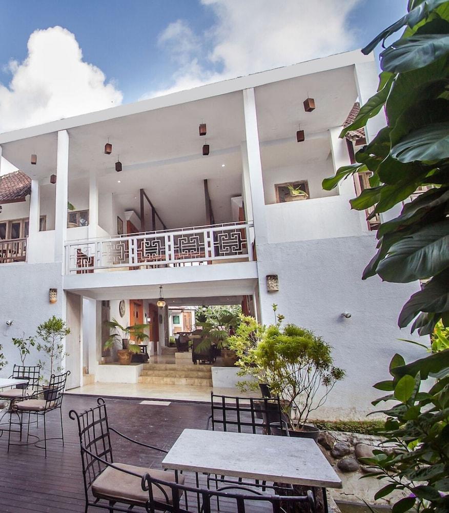 Abian Biu Mansion Hotell Dalung  Exteriör bild